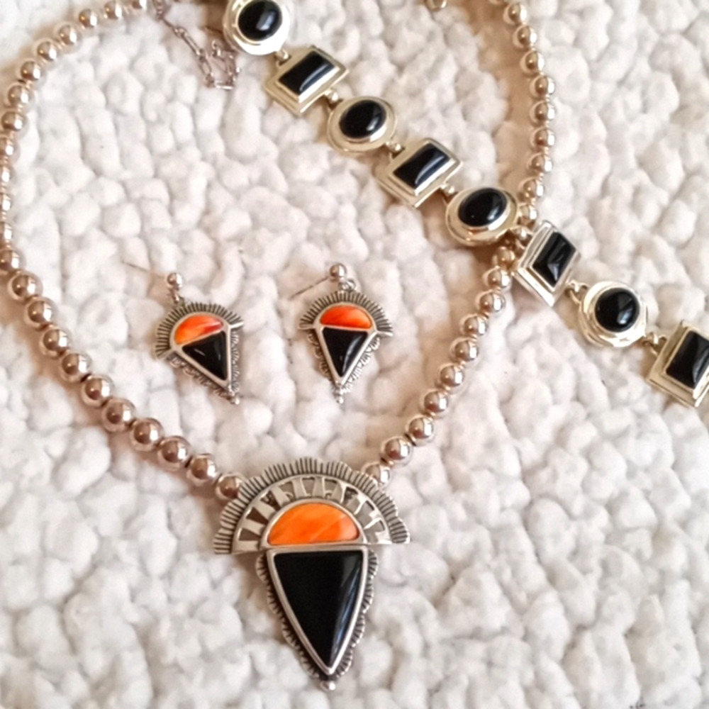 CAROLYN POLLOCK BLACK ONYX AND SPINNEY ORYSTER STERLING SILVER EARRING'S - Picture 4 of 4